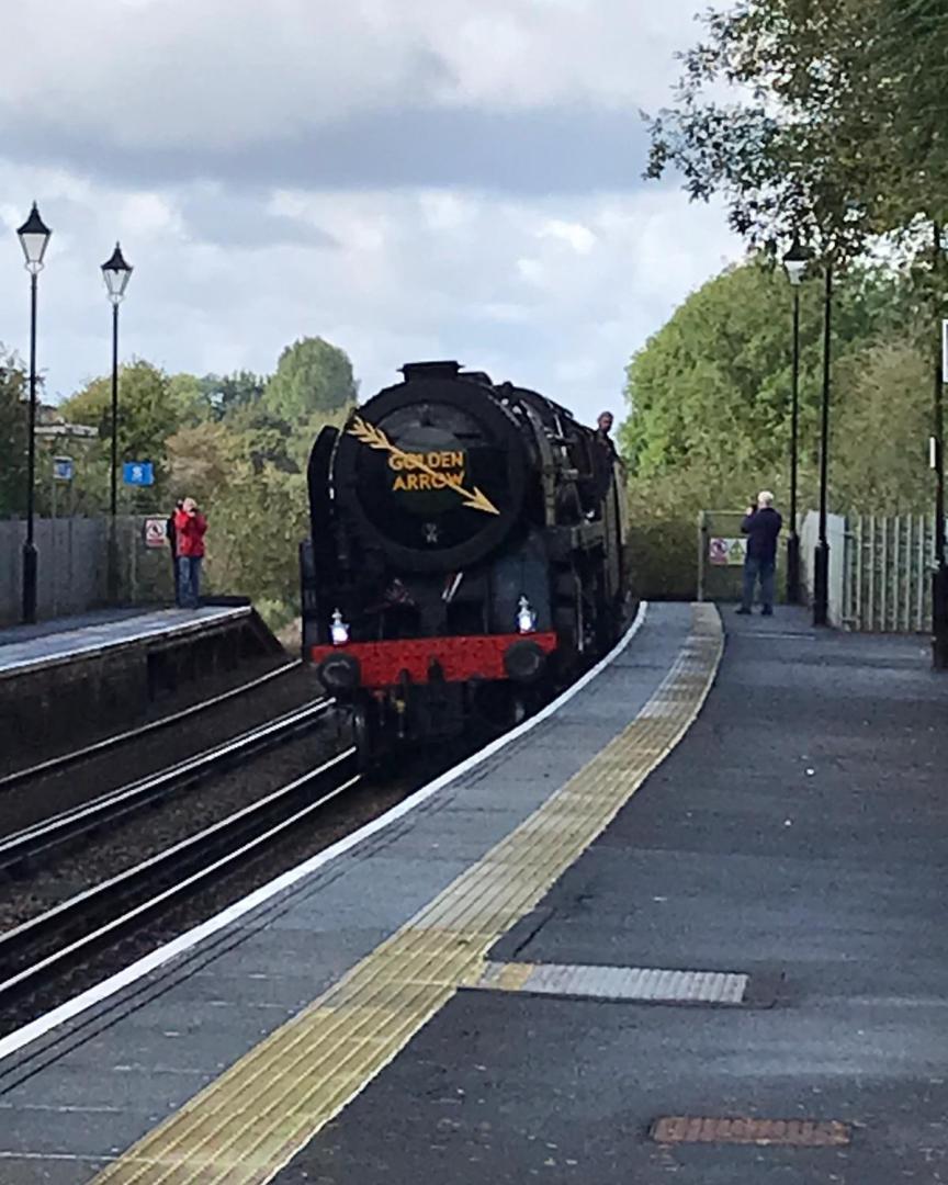 DJ Scania RigRider on Train Siding: Britannia 70000 with the Golden Arrow Charter Railtour stopping for a waterstop from Peterbrough to Canterbury West!
2/10/24