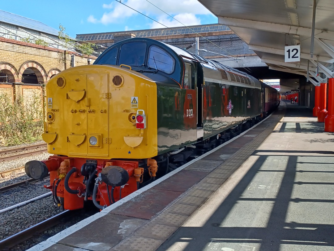 Trainnut on Train Siding: D213, Chiltern 68013 , LSL Bubble car, 73001, 31601, 43357 43098, 43016 and various Great Western shots. Latest shots from me up to
date.