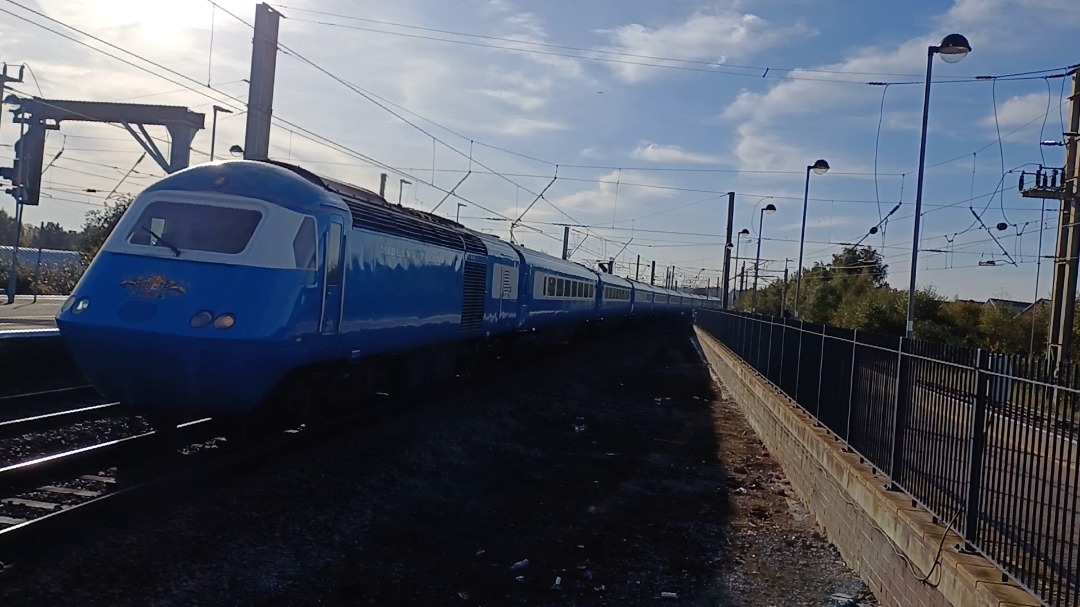 James Taylor on Train Siding: Midland pullman slow passes through warrington Bank Quay station https://youtube.com/@jamestaylortrains?si=zbDQPEeQwEGoSFsx