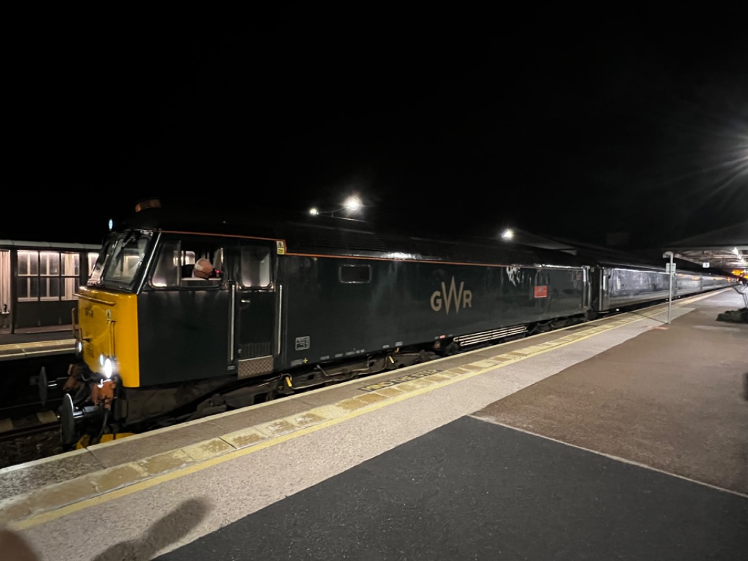 PJ on Train Siding: Totnes castle 57605 Riviera Sleeper GWR departing Newton abbot from Penzance due for London Paddington