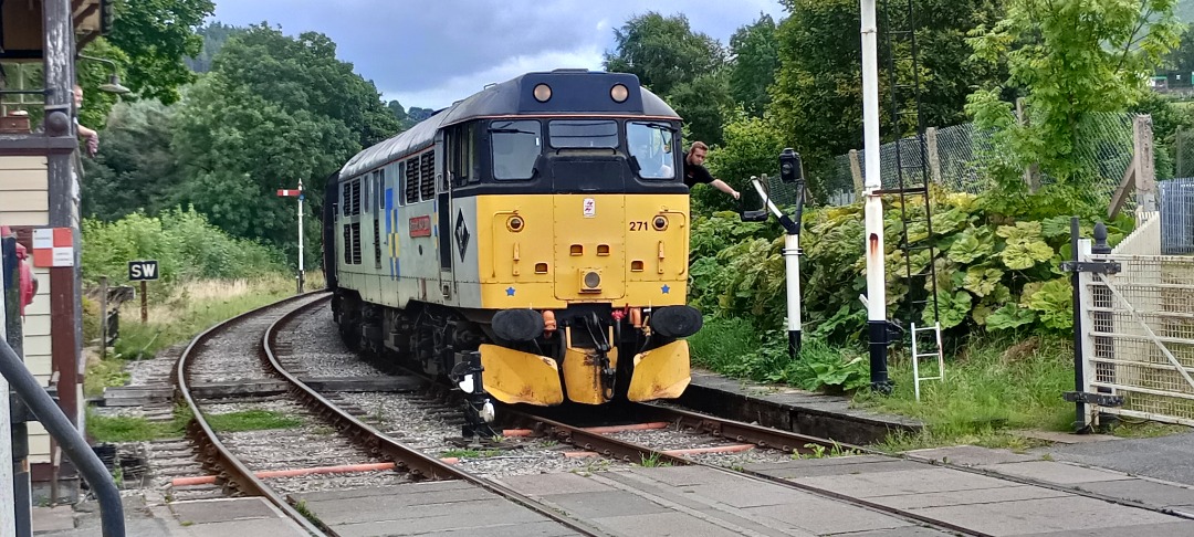 Hardley Distant on Train Siding: HERITAGE: A few Photos from my Ticket Inspector duty at the Llangollen Railway today which featured Steam Locomotive 3802 and
31271...