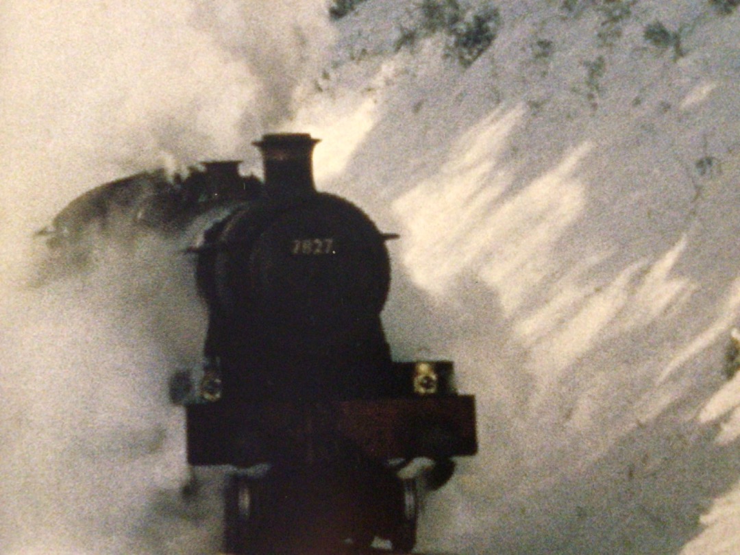 Alex Coomber on Train Siding: Following a heavy snowfall in December 1964. A Manor Class 4-6-0 No. 7827 Lydham Manor makes a fine sight as it slogs up the 1 in
52...