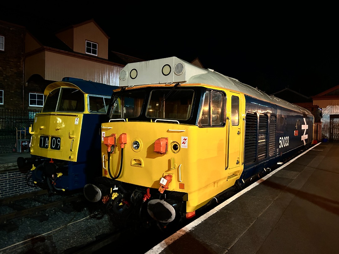 Fastline Films on Train Siding: D1048 'Western Lady' and 50033 'Glorious' rest at the end of the day. Severn Valley Railway Autumn Diesel
Gala 2024. 05/10/24