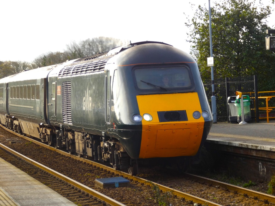 Jacobs Train Videos on Train Siding: #43186 is seen pulling into Hayle station working a Great Western Railway service from Penzance to Plymouth