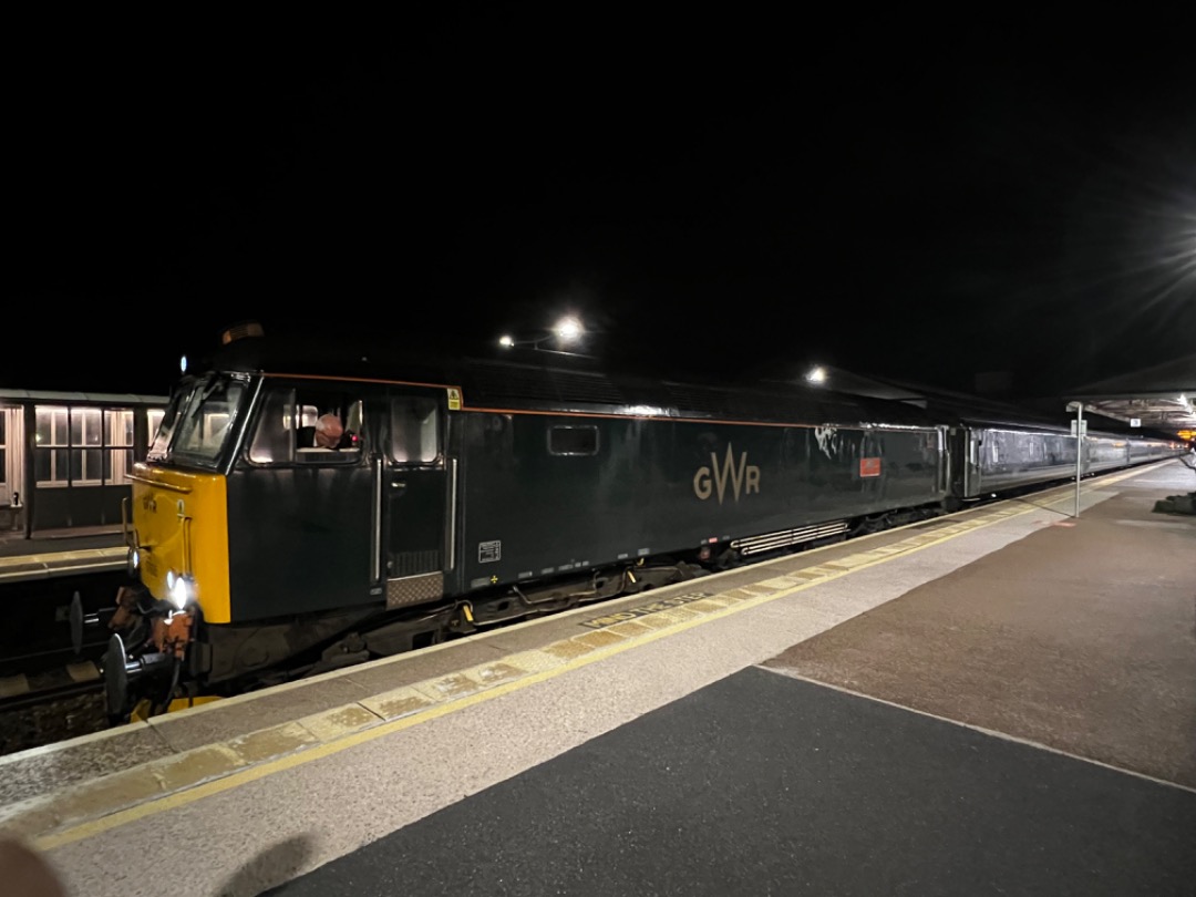 PJ on Train Siding: Totnes castle 57605 Riviera Sleeper GWR departing Newton abbot from Penzance due for London Paddington