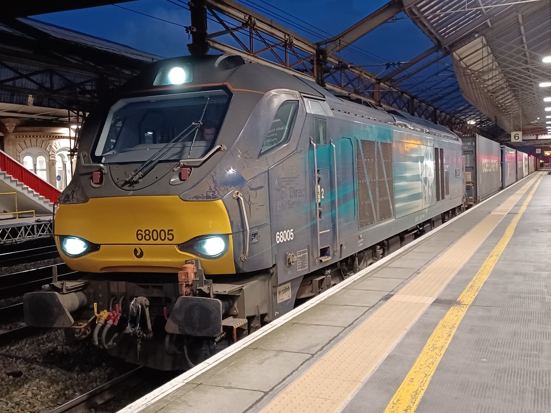 Trainnut on Train Siding: #trainspotting #train #diesel #station #depot #electric #emu Some of the latest photos at Crewe up to today with D6851 Flopsie and
37884