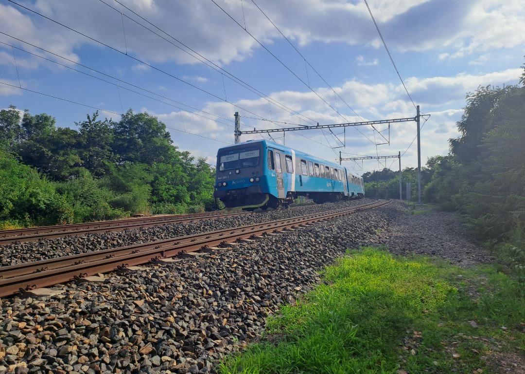 Vlaky z česka on Train Siding: Arriva week! : Today's arriva is the R21 (R 1150) from Praha Hl.n. heading towards Tanvald operated by the class 845 (BR
628.2)