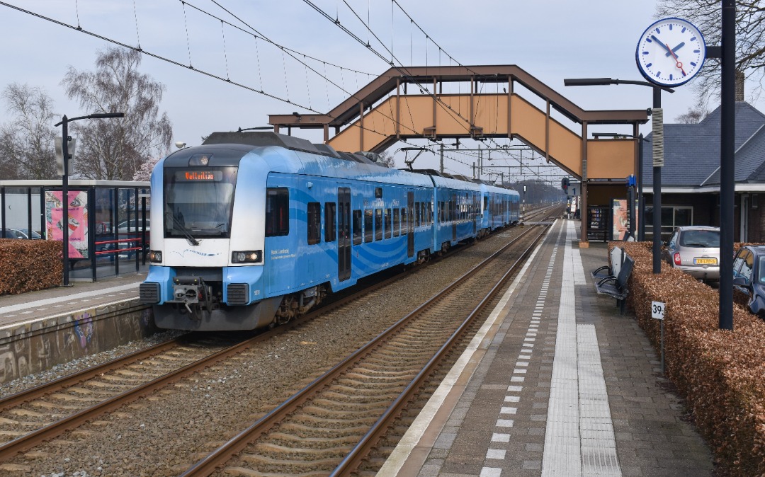 NL Rail on Train Siding: Na een tip van iemand was ik afgegaan op de gekoppelde Protossen die vanuit Amersfoort naar de wasstraat in Zwolle gingen. Deze foto
maakte ik...