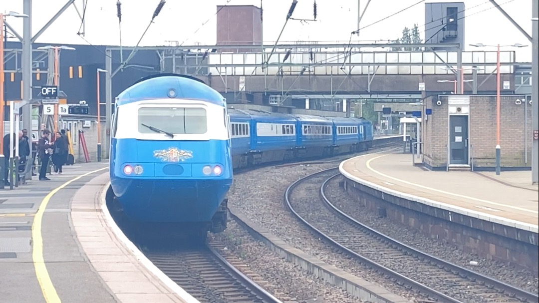 Theo555 on Train Siding: Went to Wolverhampton (again) today with @George, we even caught the Midland Pullman on camera again!!! Over a month we last saw it!
Very...