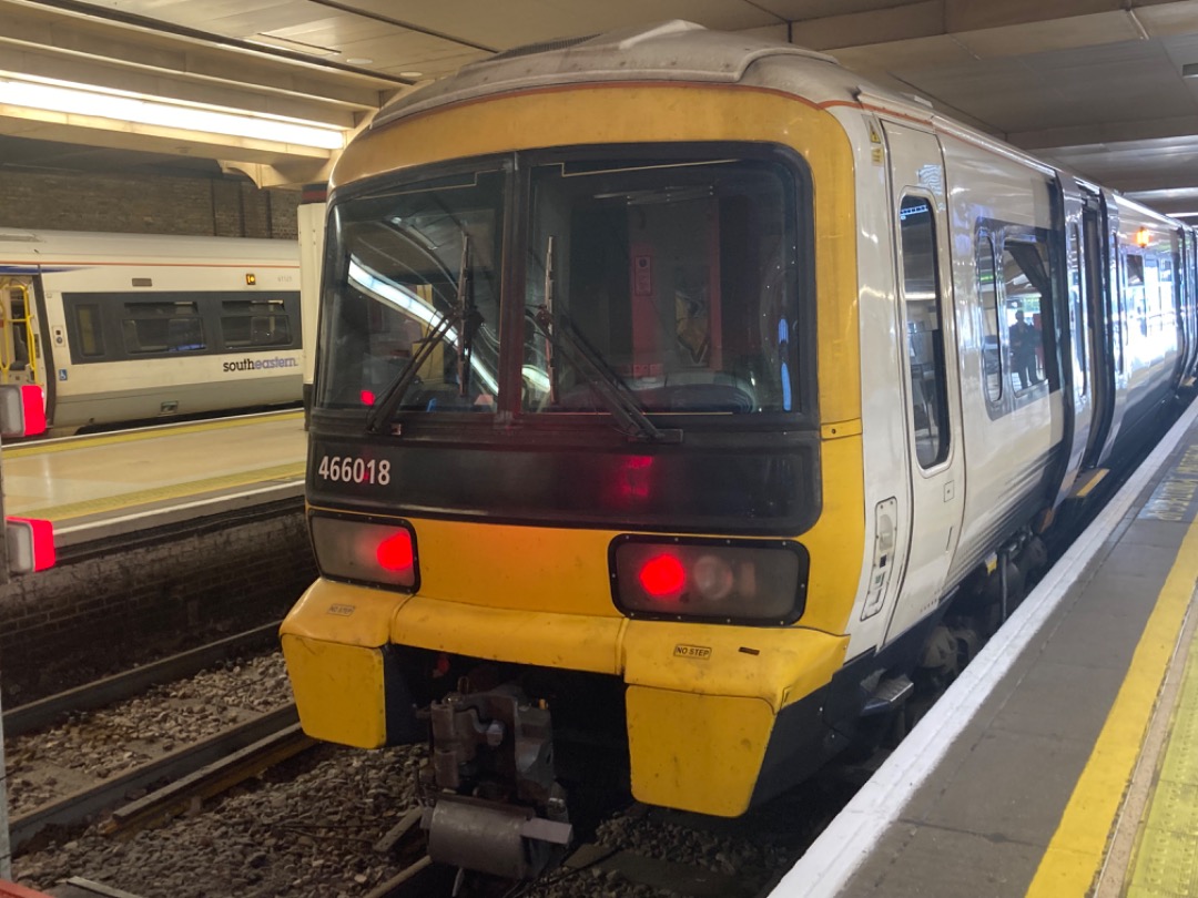 Theo555 on Train Siding: 2nd post of 3 for this London trip, final one coming tomorrow..... anyway, in this leg of the trip I went on a Southeastern Class 465
for the...