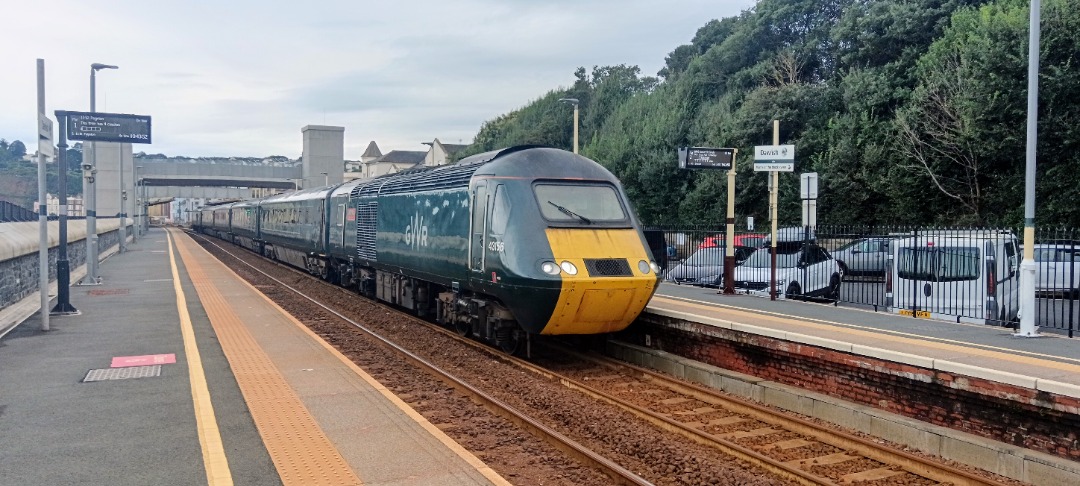 TrainGuy2008 🏴󠁧󠁢󠁷󠁬󠁳󠁿 on Train Siding: Yesterday marked the last day I would see any GWR HSTs.. since there's no way I'll see any
before they leave...