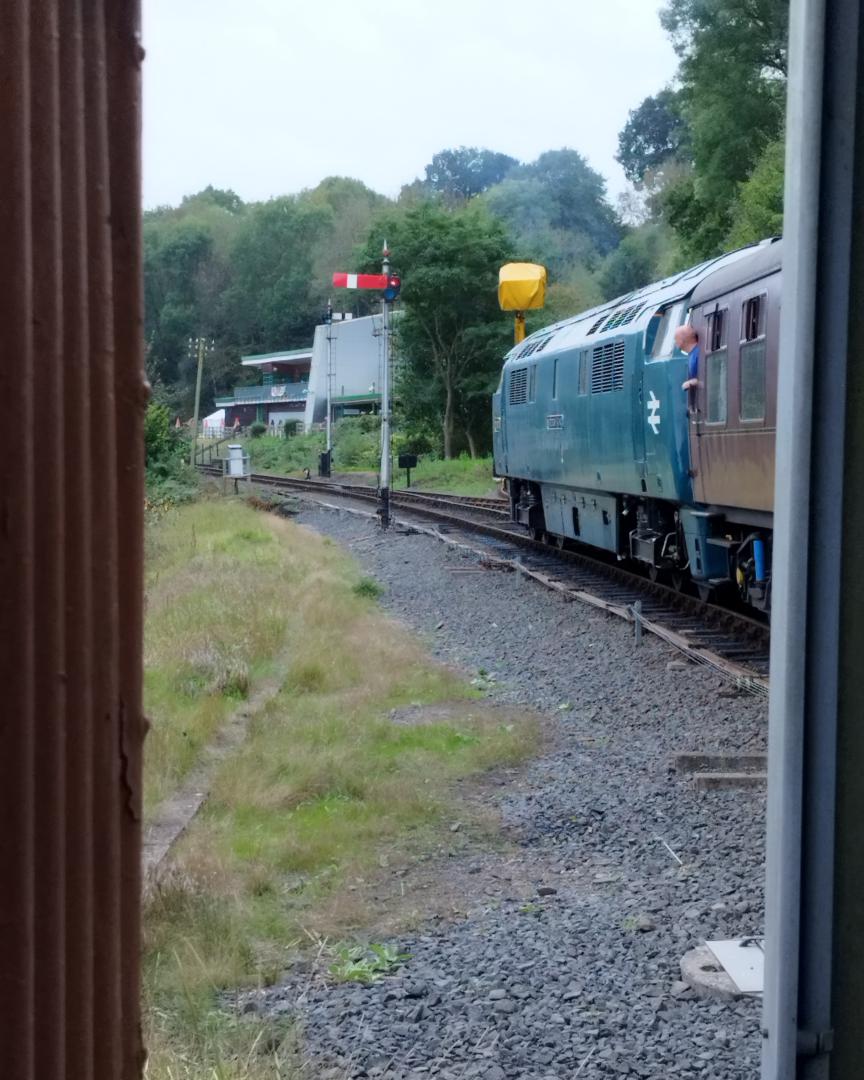 James Jenkins on Train Siding: Some pictures from a very enjoyable 5 days running the 5" gauge portable railway and my Warship at the seven valley diesel
gala. We even...