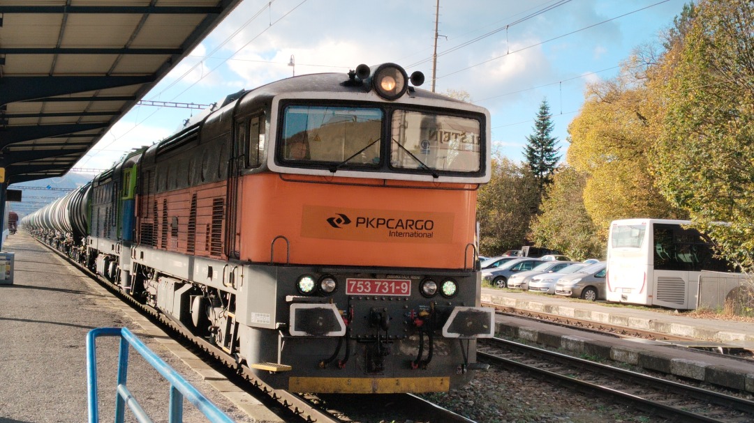 Davca ☑️ on Train Siding: Spotting in this day , first foto pkp Cargo locomotive "brejlovec", second foto Skanska locomotive "kocour",
third foto sd kolejová...