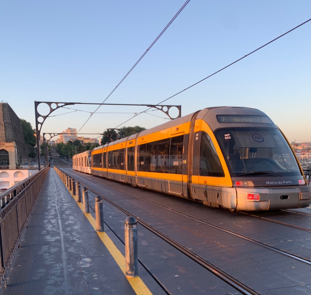 Mark Lewis on Train Siding: Some selected train, metro and tram highlights from our holiday in Porto. A great city for train lovers!