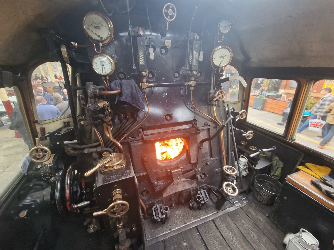 Nathaniel on Train Siding: some pictures of '92134' 9f at the East Lancashire Railway on Sunday 13th October 2024 and on the footplate too.