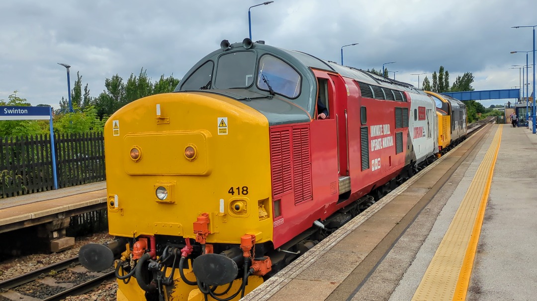 kieran harrod on Train Siding: Loram tractors 37418 + 37508 returning to Derby RTC after their visit to the NYMR diesel gala. Passing through Swinton station
this...