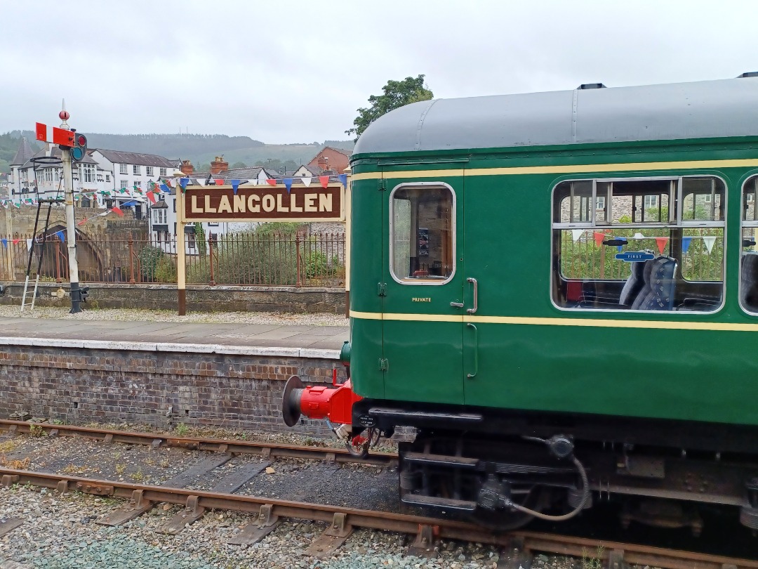 Trainnut on Train Siding: #photo #train #steam #diesel #dmu #station My trip on the new Llangollen & Corwen steam railway extension to Corwen. 68067 and
class 109 DMU....