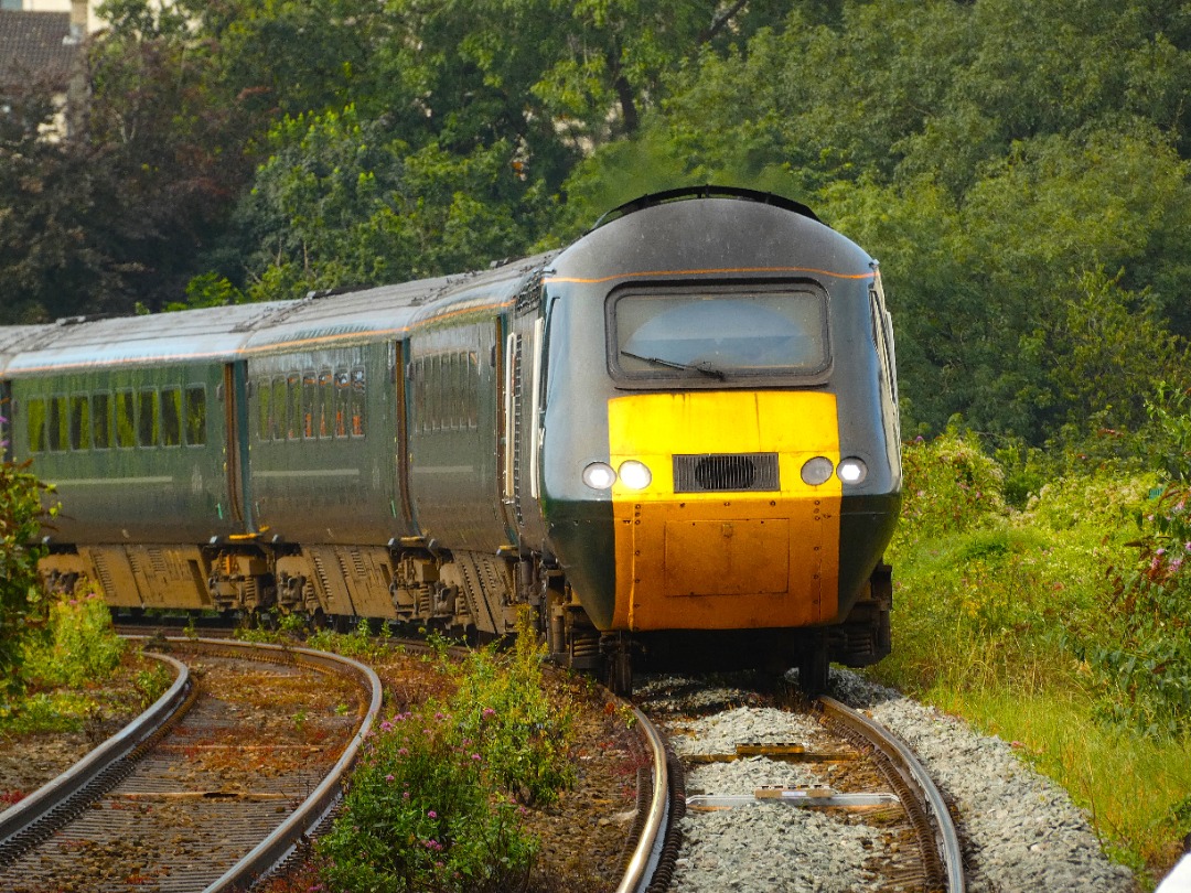 Jacobs Train Videos on Train Siding: #43004 is seen pulling into Saltash station at the front of a castle set working the only daytime HST service beyond
Plymouth of...