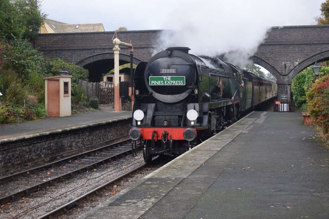 Hardley Distant on Train Siding: HERITAGE: On Tuesday 29th October I took a trip down to Gloucestershire to visit the Gloucestershire & Warwickshire
Railway.