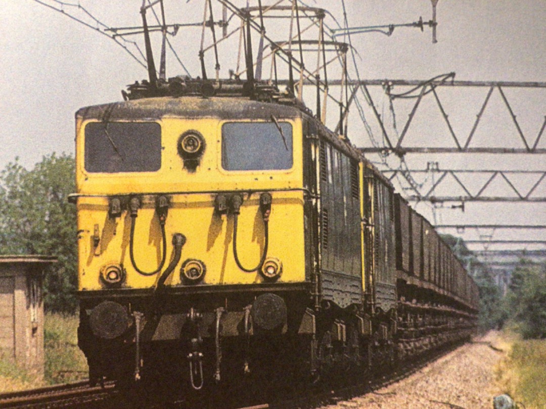 Alex Coomber on Train Siding: A Pair of Class 76s. 76013 and 76012 passes Shorehall Crossing with the MGR train for Fiddlers Ferry Power Station on 20th June
1978.