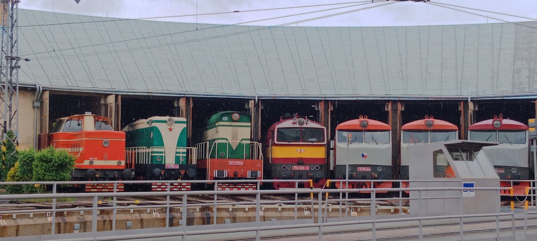 Davca ☑️ on Train Siding: Some historic And modern czech And europan locomotives in depo Praha- Vršovice on regional raiway day
