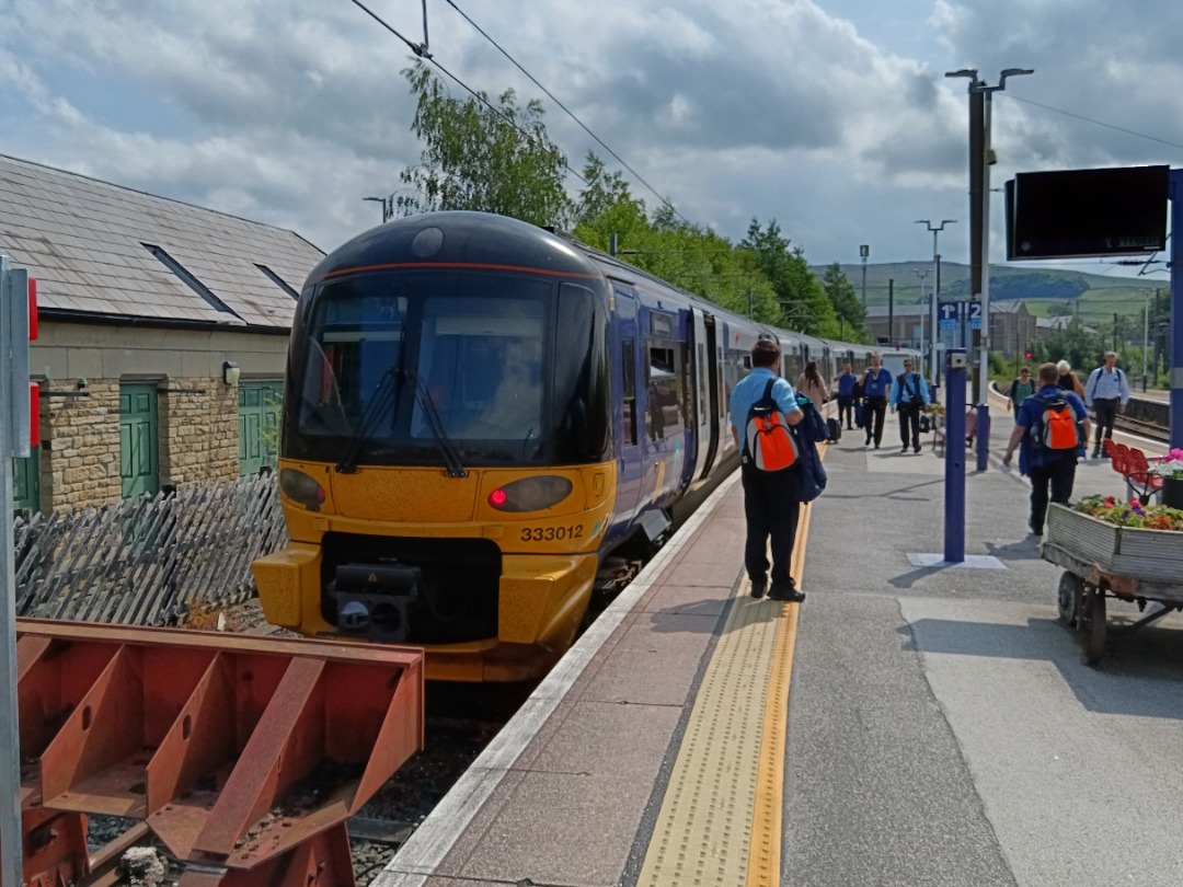 Whistlestopper on Train Siding: Northern class 333/0 No. #333012 having arrived into Skipton working 2H30 1026 Leeds to Skipton.