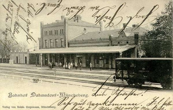 Affen Gamer on Train Siding: Der Bahnhof Müncheberg wurde 1867 an der Preußischen Ostbahn eröffnet am Bahnhof Zweigte die Buckower Kleinbahn ab
und die...