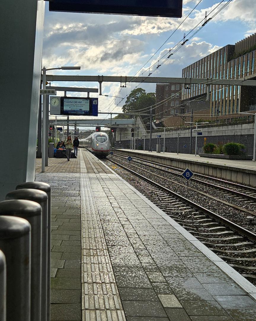 Christiaan Blokhorst on Train Siding: Ice at arnhem central. I dont now if this is the new ice train or stil the old one