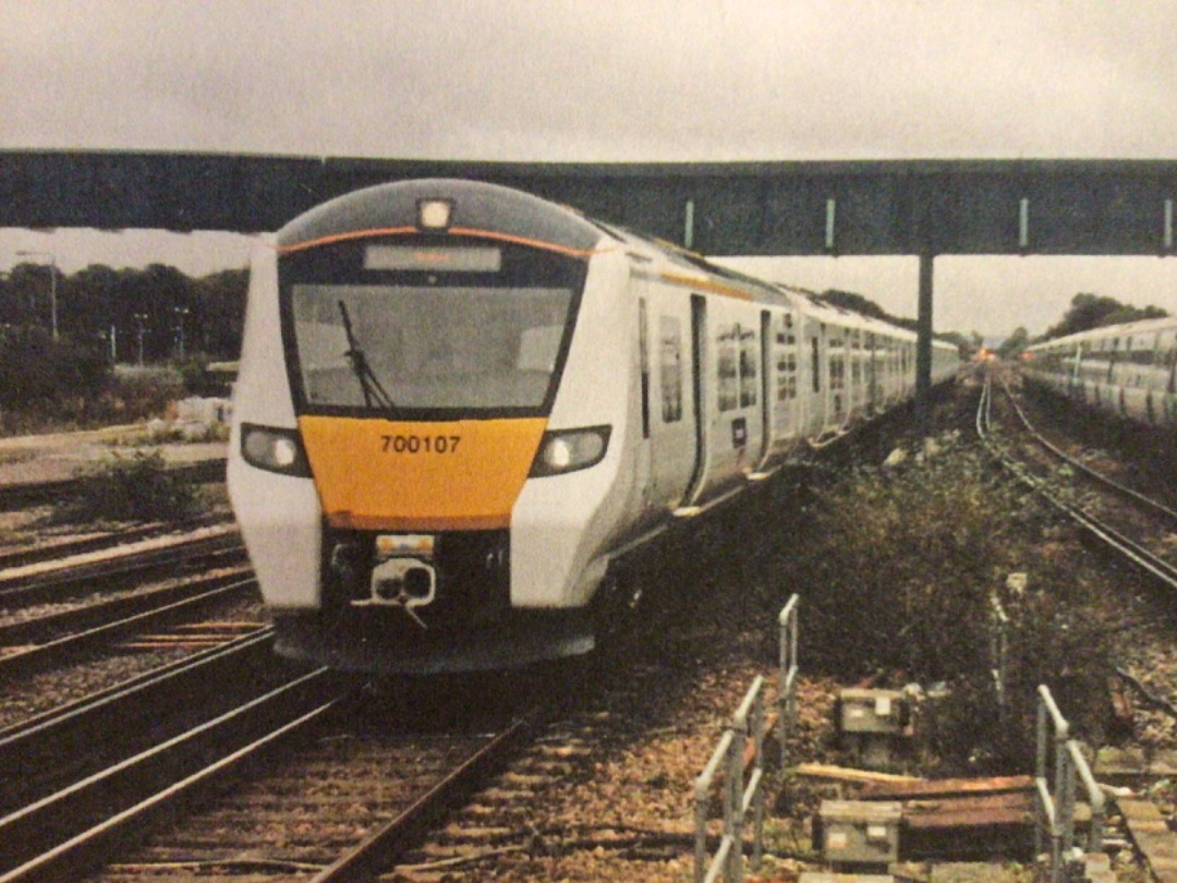 Alex Coomber on Train Siding: A Class 700/1 No. 700107 25 KV 750 Volt DC was built by Siemens for the Bedford to Brighton Thameslink Service. The Class 700/1
trains...