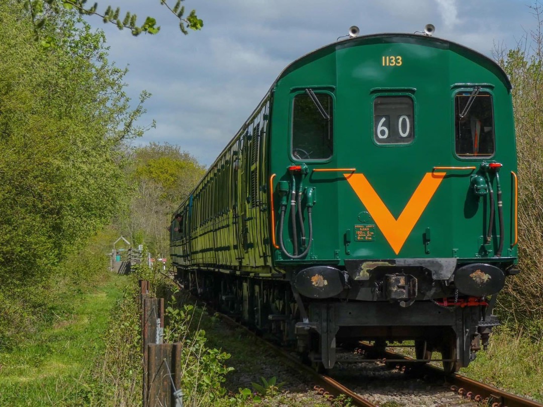 Inter City Railway Society on Train Siding: Class 205 (2H) 1133 + 1118 are seen departing Worth Halt working the 12.20 service to Isfield.