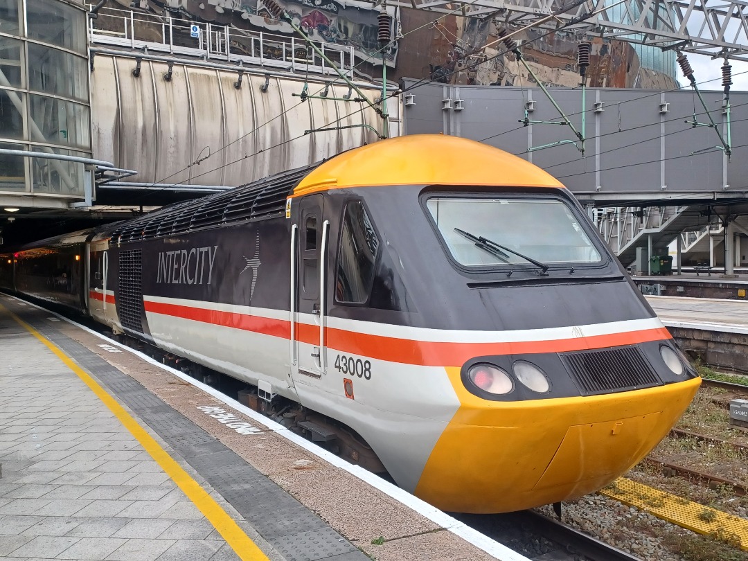 Trainnut on Train Siding: #photo #train #diesel #emu #dmu #station Celebrity Hst power cars, 508127 and 507005 going for scrap with 37884, Avanti Supervoyager,
158773...