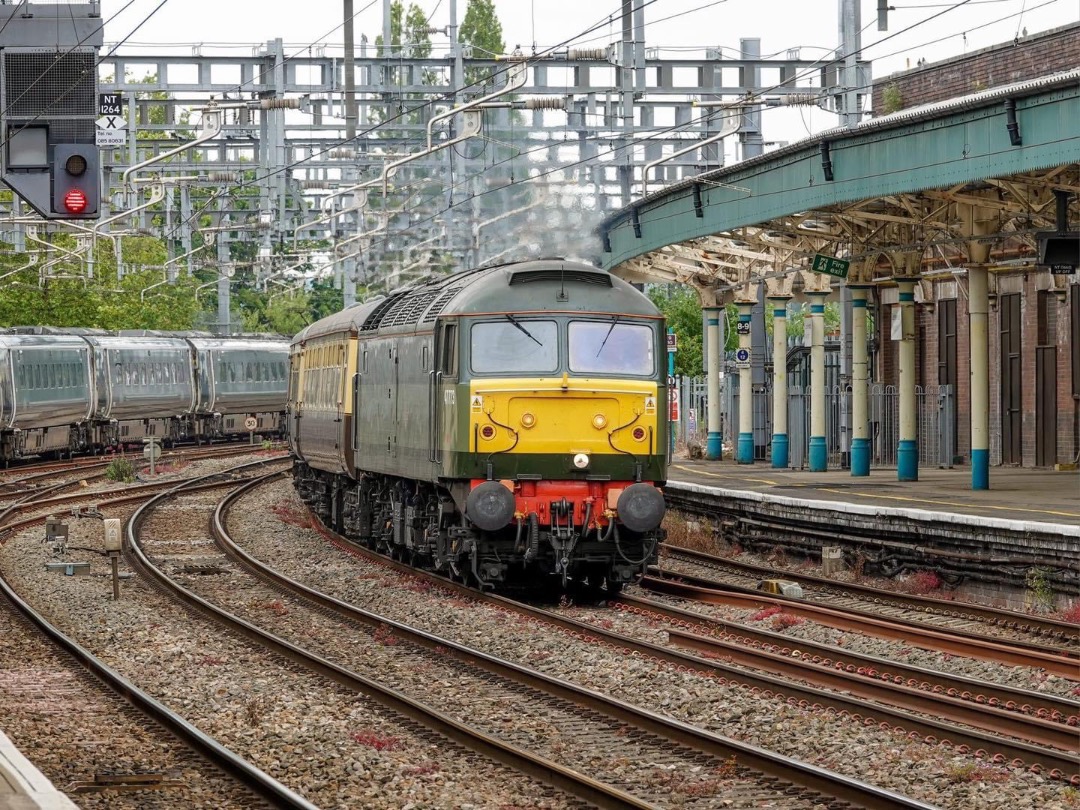 Inter City Railway Society on Train Siding: 47773 is seen at Newport (Casnewydd) working 1Z62 Dorridge to Cardiff Central.