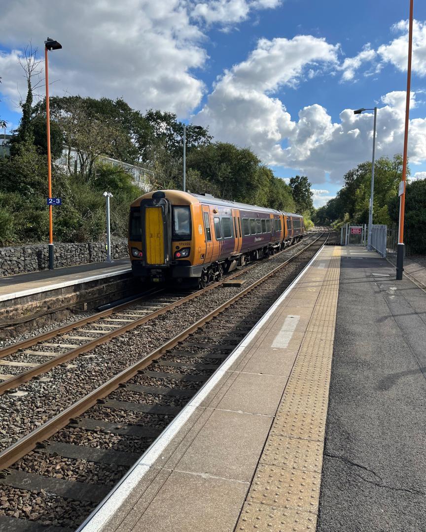 RodRail on Train Siding: #WMR #DMU class #172 at #Hartlebury, travelling from Dorridge and Birmingham towards Worcester Shrub Hill.