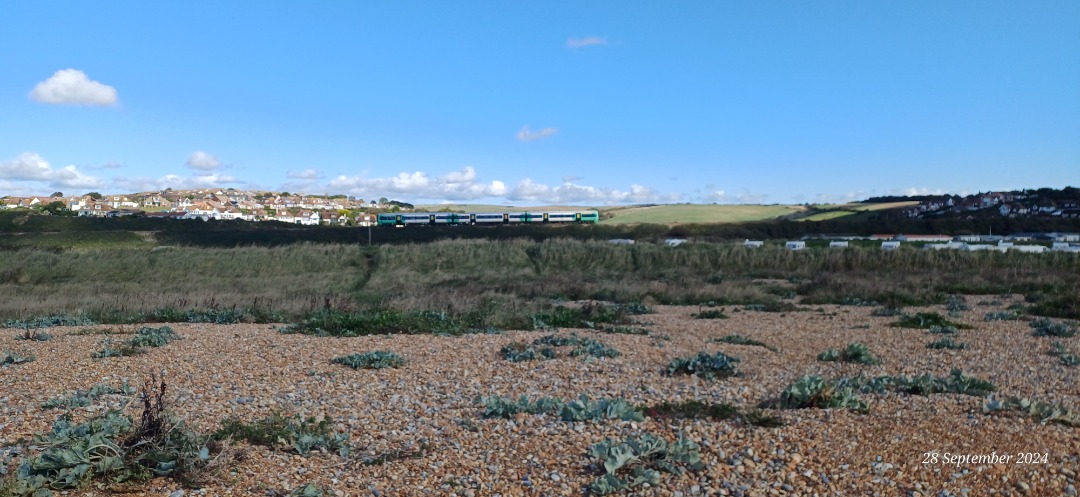 Train Matt1 on Train Siding: 377 at Seaford Tidemills #photo #train #emu #trainspotting #tidemills #377 #3car #seaford #bishopstone