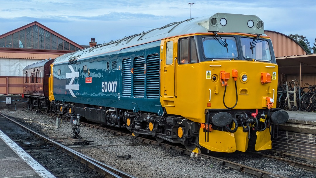 kieran harrod on Train Siding: Hoover treasures of the SVR, collection of photos of class 50s running at the SVR autumn diesel gala at Kidderminster last
weekend....