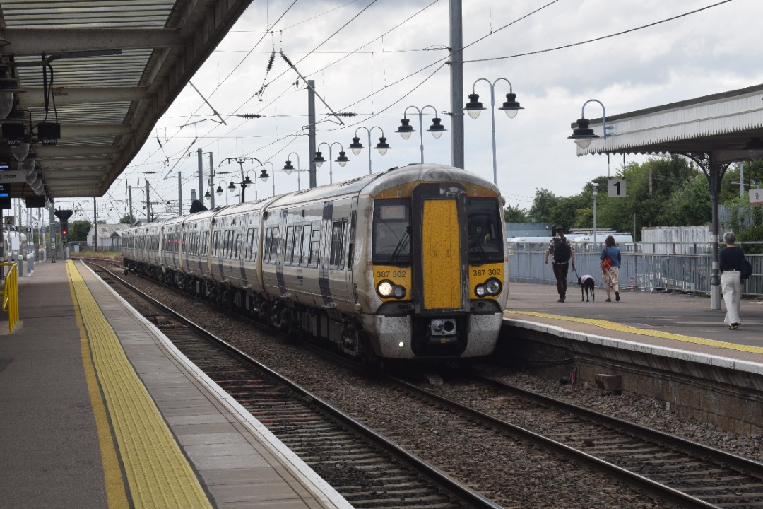 Hardley Distant on Train Siding: CURRENT: 387302 (Front - 1st Photo) and 387103 (Rear - 2nd Photo) call at Ely Station today with the 1T30 12:42 London Kings
Cross to...