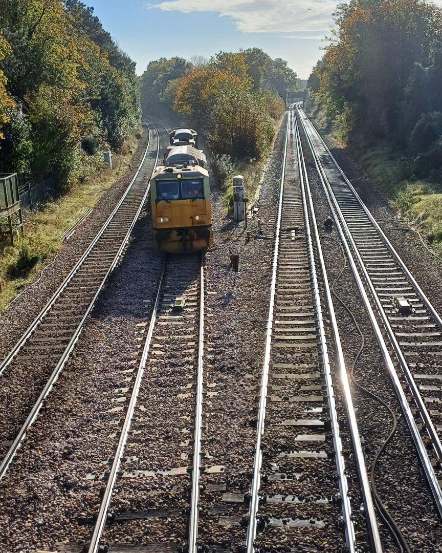 Train Matt1 on Train Siding: Here is my photos from my trainspotting visit to Hurst Green (Surrey) I have 3W91 doing the runs from Horsham Up T.C to Horsham Up
T.C.