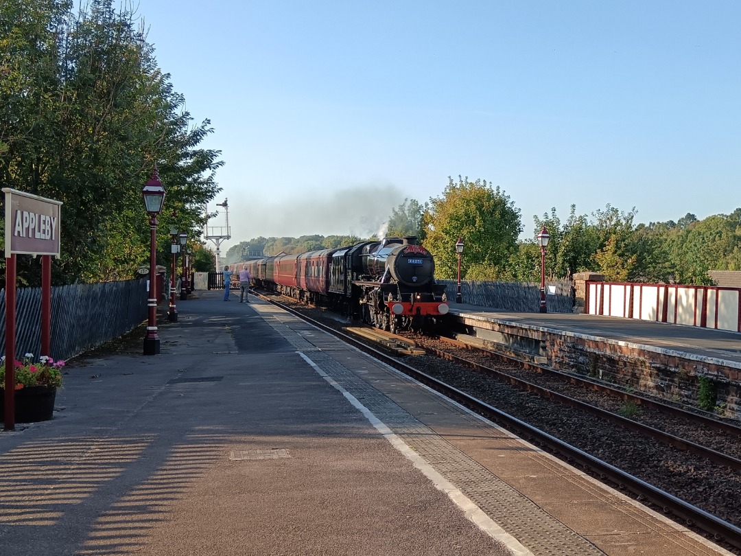 Whistlestopper on Train Siding: LMS Stanier Class 5 No. #44871 passing through Appleby this evening working the return leg of 'The Dalesman' as 1Z44
1627 Carlisle to...