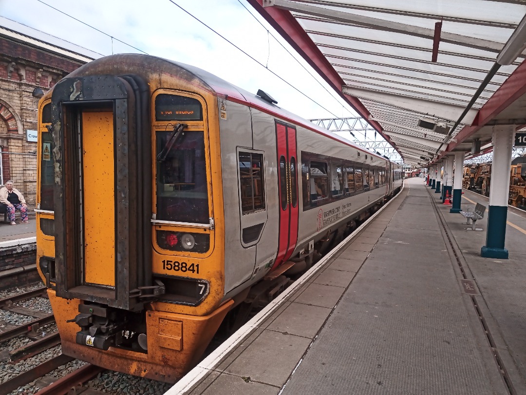 Mal on Train Siding: #trainspotting #train #station Engineering train reversing platform 6 causing delay. Lots of train's about for a Sunday.