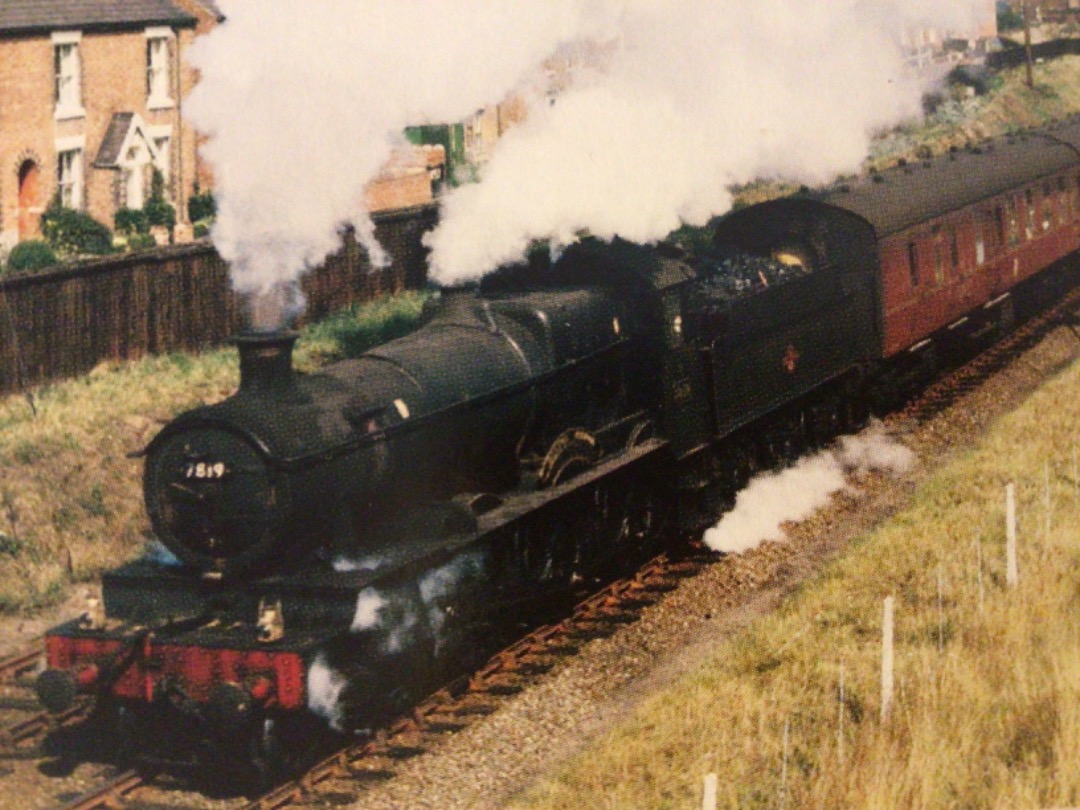 Alex Coomber on Train Siding: Sporting its new LMR Shrewsbury Shed code of 6D. A Manor Class 4-6-0 No. 7819 Hinton Manor heads out of Shrewsbury with the down
Cambrian...