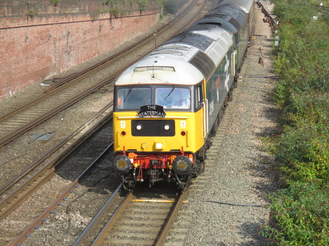 Andrew Brown on Train Siding: Locomotive Services Limited’s 47593 “Galloway Princess” leads 47805 (D1935) “Roger Hosking
1925-2013” through Eastleigh on...