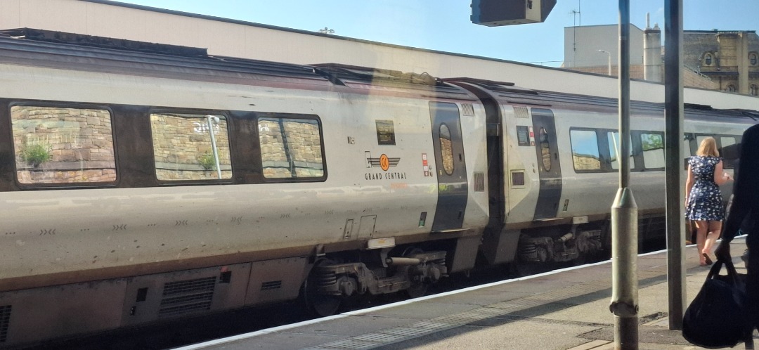 Meridian Railways on Train Siding: Grand Central voyager at Bradford Interchange, was difficult to get due to position and too many people in the way