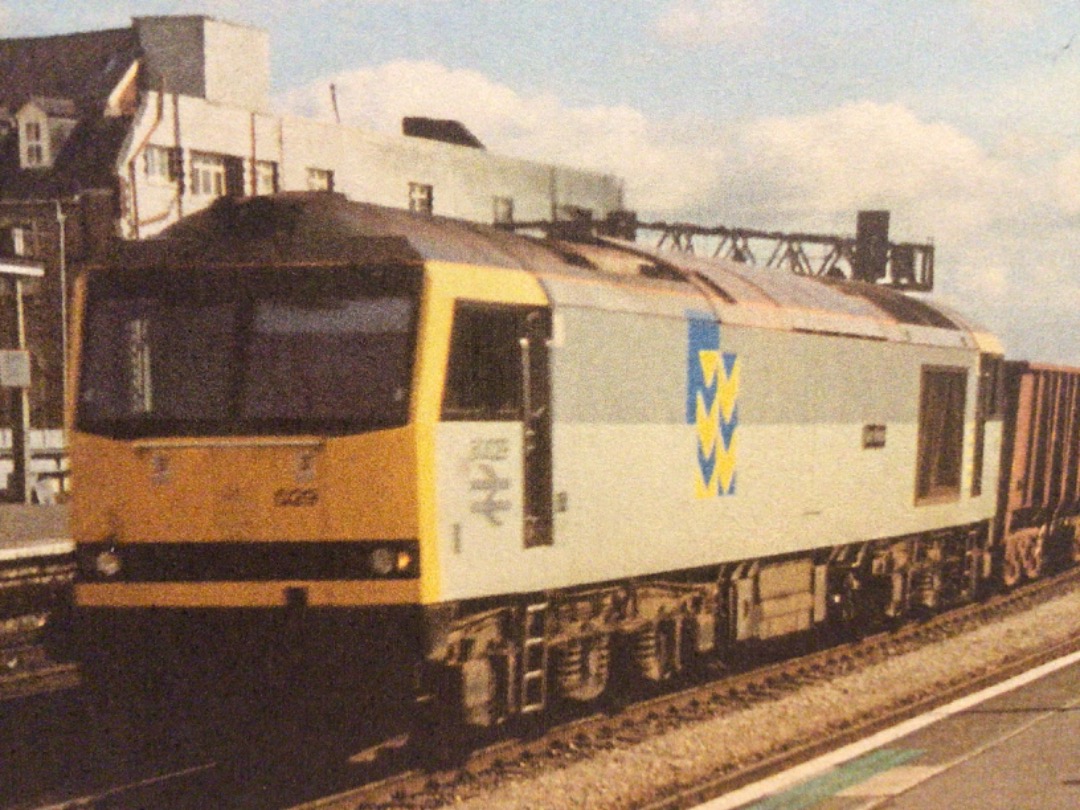 Alex Coomber on Train Siding: A Class 60. No. 60029 Ben Nevis Co Co was introduced in 1990. The Class 60 Locomotives replaced a lot of expensive double
heading...