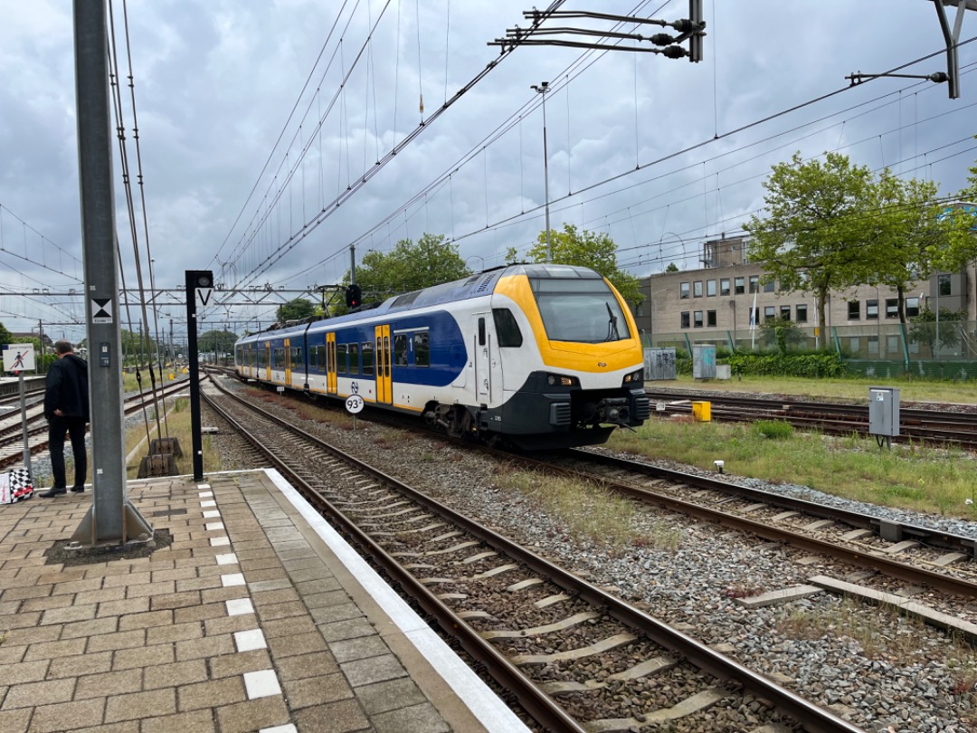 Joran on Train Siding: Wat verschillende treinen die stoppen in Dordrecht. Die treinen op foto's 7 en 8 verschijnen normaal niet in Dordrecht.