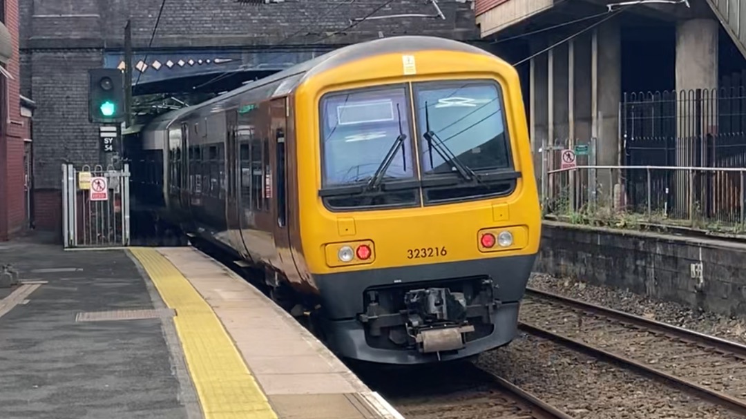 Theo555 on Train Siding: Today I did another small trip down to University station with @George, it feels like only a month ago since I did a vlog here, but
we...