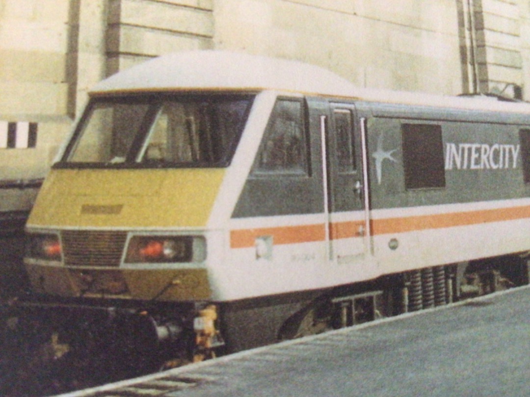 Alex Coomber on Train Siding: A Class 90. No. 90004 Bo Bo 5000 hp. The Class 90s were built at Crewe from 1987 to 1990 for express passenger and heavy freight
work to...