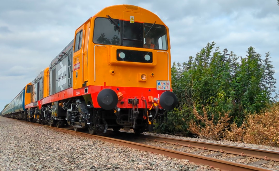 kieran harrod on Train Siding: LSL railfreight choppers 20118 + 20132 around Yorkshire running the cooling towers and Merry go round railtours for the Drax
50th...