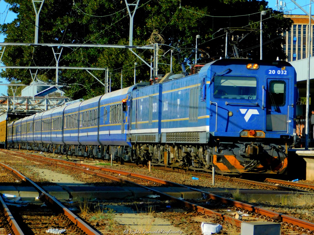 EverythingTrainsWithKing on Train Siding: The Queen (Blue Train) at Kimberley railway station, 09/08/2024. En route to Pretoria.