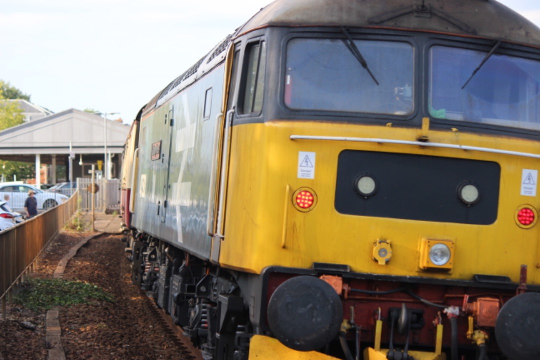 PJ on Train Siding: Been a little while so I thought I would post my little compilation of one of my favs, the royal Scot. Managed to hop on the foot plate
whist it...