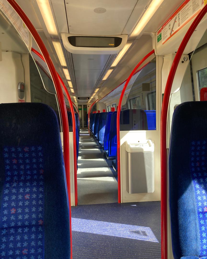 Theo555 on Train Siding: Just wanted to randomly upload these 2 pics of rough carriage views of both an WMR Ex-Chiltern Railways Class 172 and a Chiltern Class
168